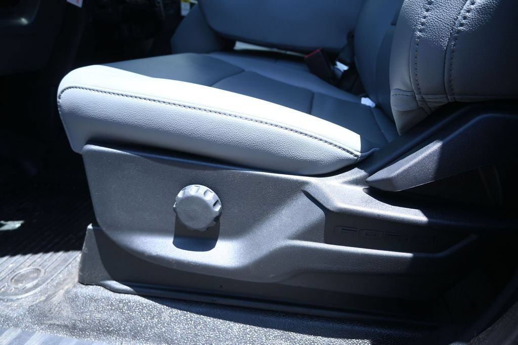 New 2025 Ford F350 XL w/ XL Chrome Package AWD/4WD image 7