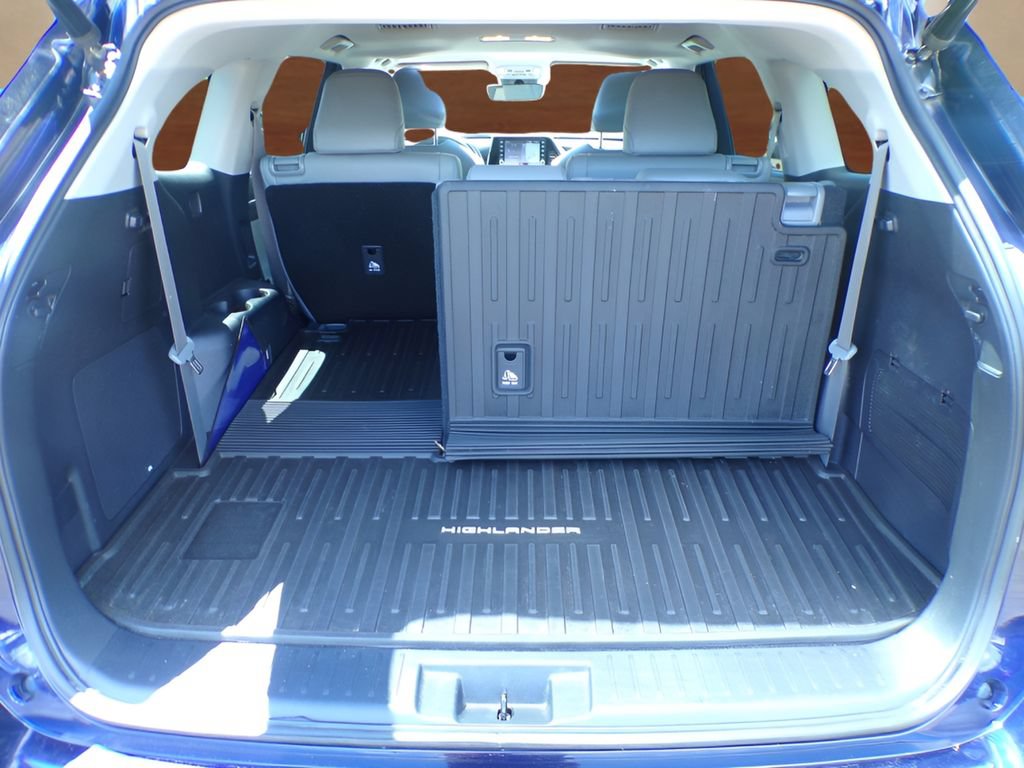Used 2020 Toyota Highlander Limited AWD/4WD image 11