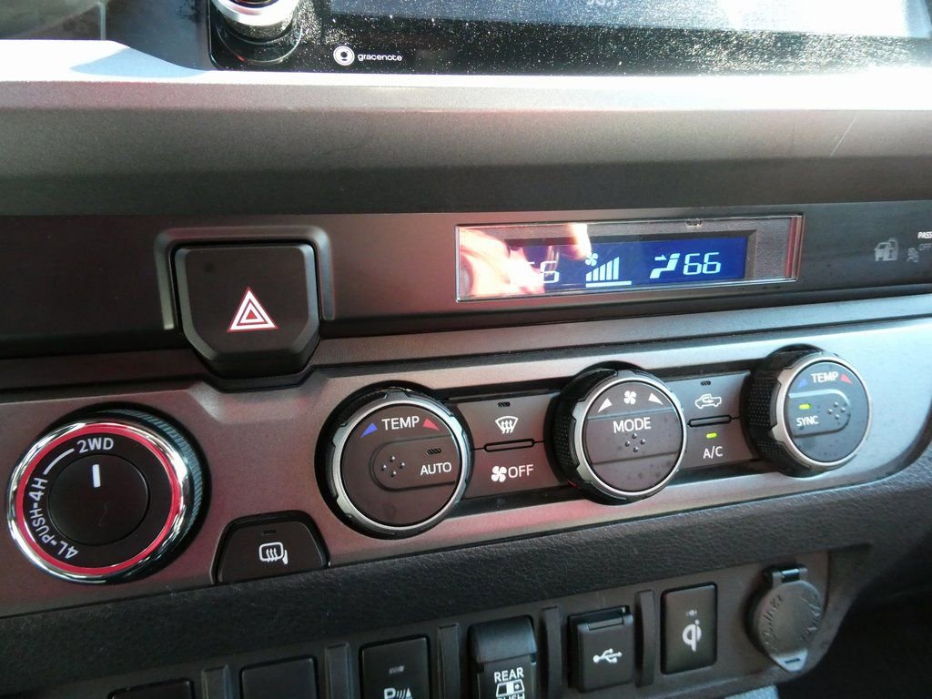 Used 2022 Toyota Tacoma TRD Off-Road w/ Technology Package image 26