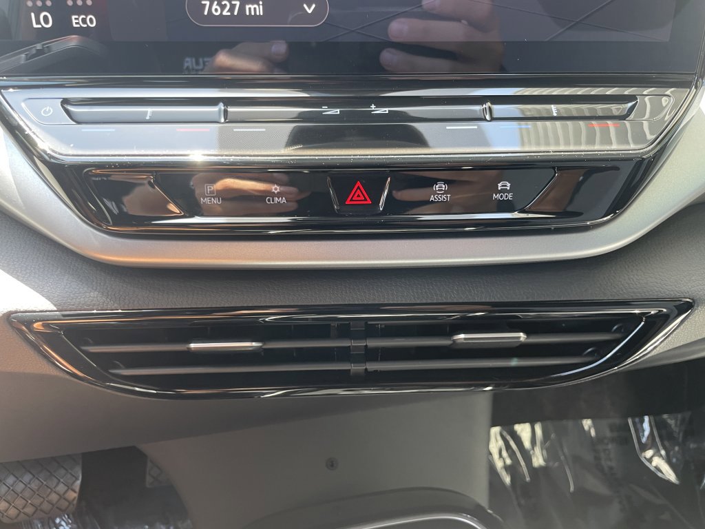 Used 2023 Volkswagen ID.4 Pro image 44