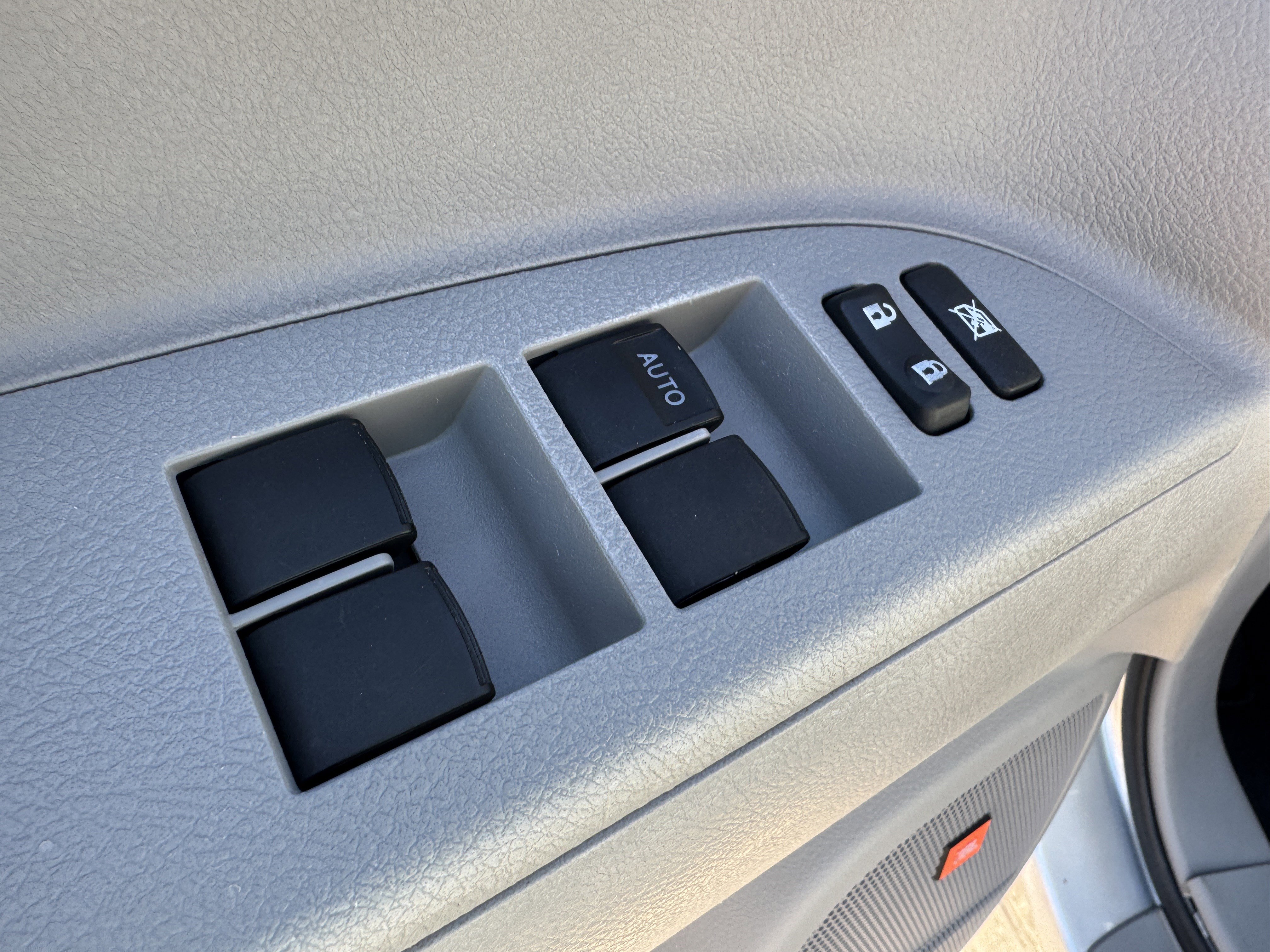 Used 2012 Toyota Highlander Limited w/ Tow Pkg image 10