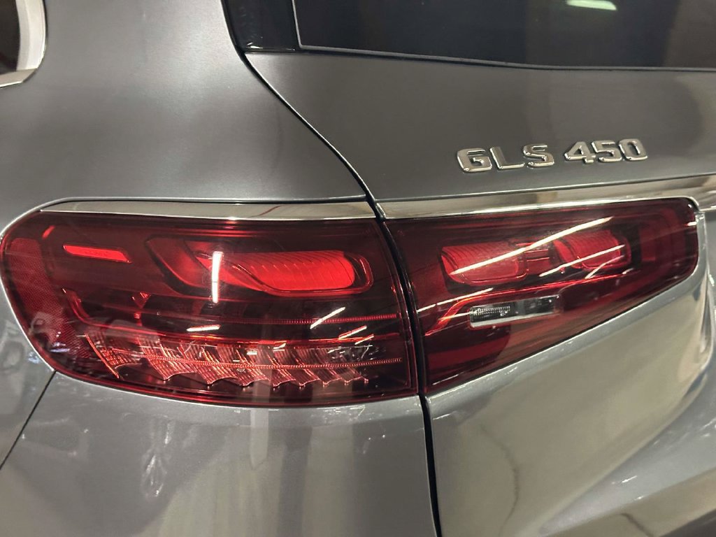 Used 2025 Mercedes-Benz GLS 450 4MATIC w/ AMG Line Exterior image 10
