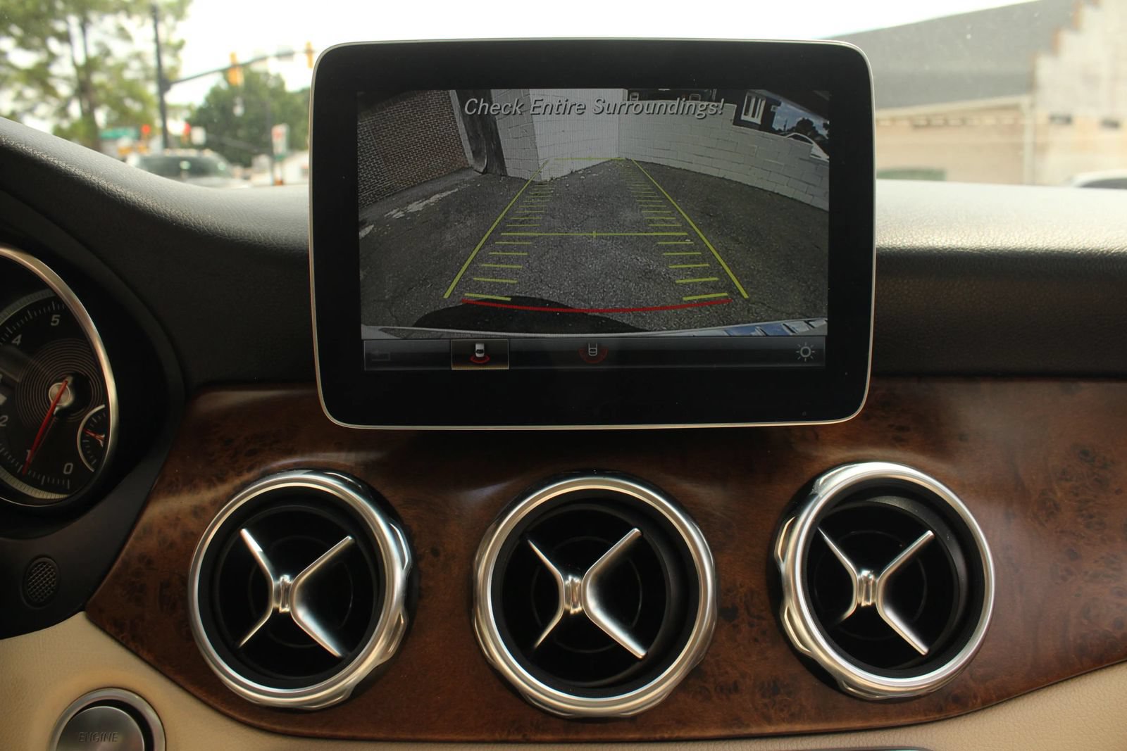 Used 2020 Mercedes-Benz GLA 250 4MATIC w/ Premium Package image 36