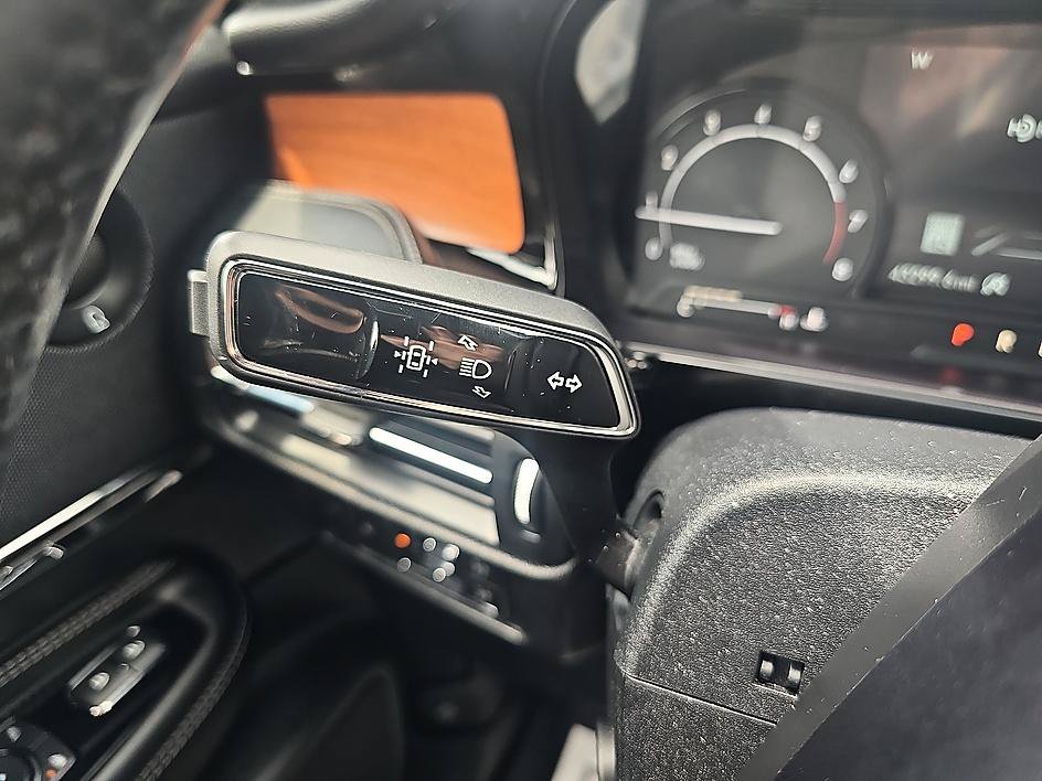 Used 2020 Lincoln Corsair Reserve w/ Equipment Group 201A FWD image 19
