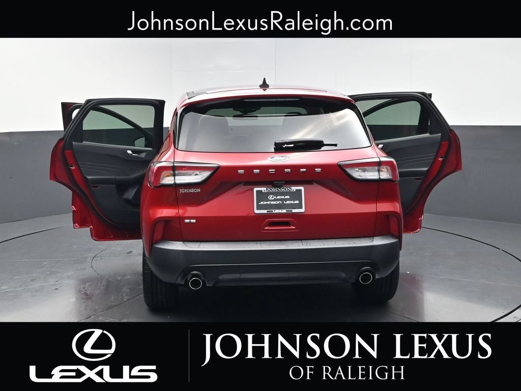 Used 2021 Ford Escape SE w/ SE Sport Appearance Package FWD image 34