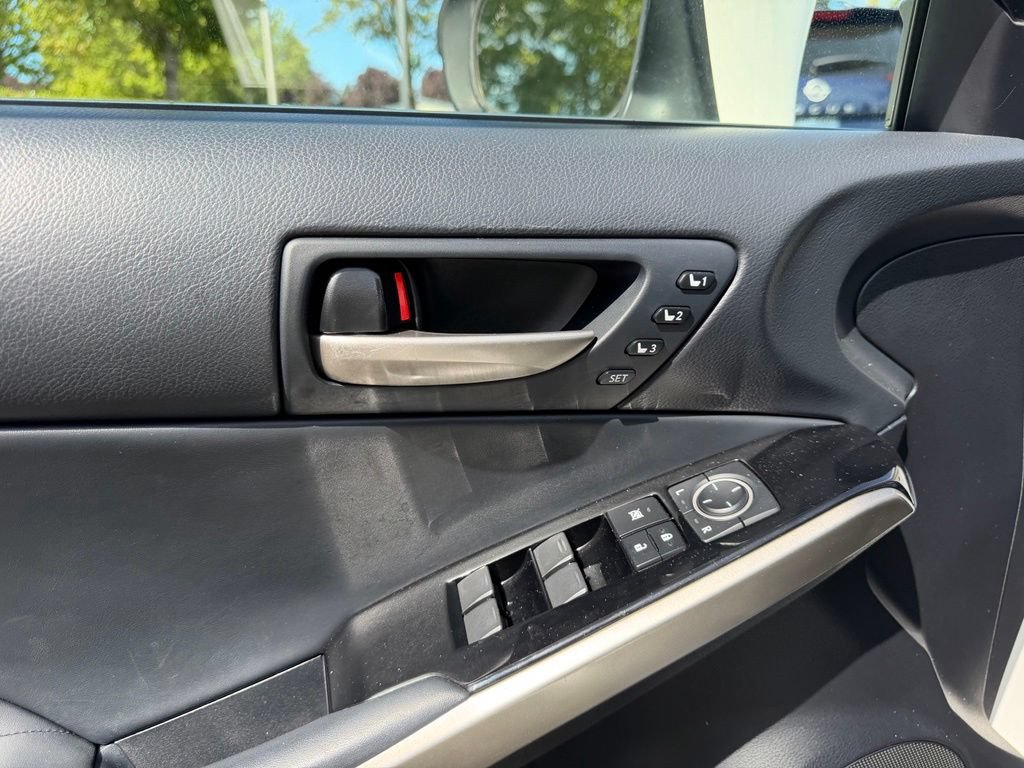 Used 2018 Lexus IS 300 AWD w/ Comfort Package image 13