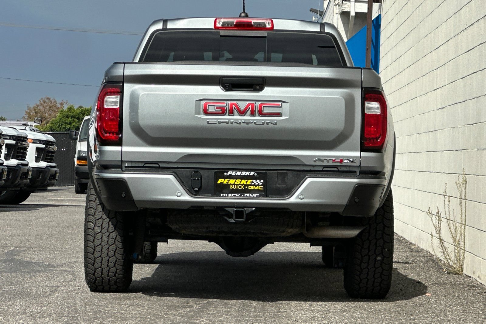 Certified 2024 GMC Canyon AT4X AWD/4WD image 5