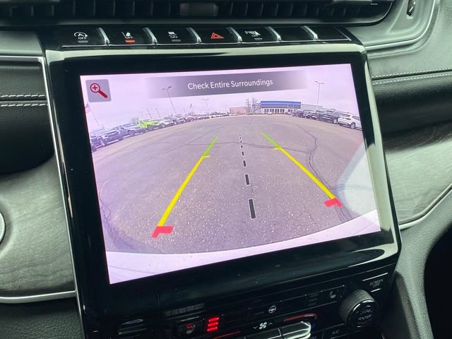 Used 2023 Jeep Grand Cherokee Limited AWD/4WD image 11
