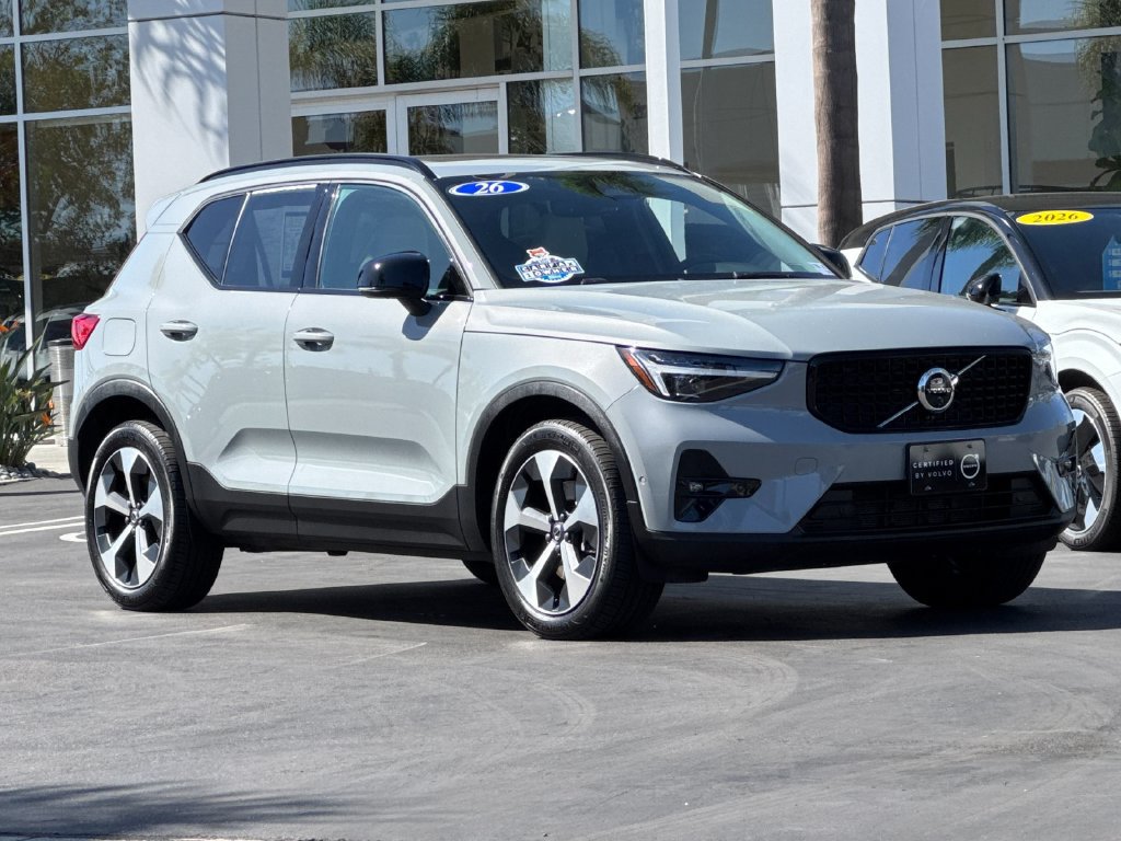 Certified 2026 Volvo XC40 B5 Plus AWD/4WD image 7