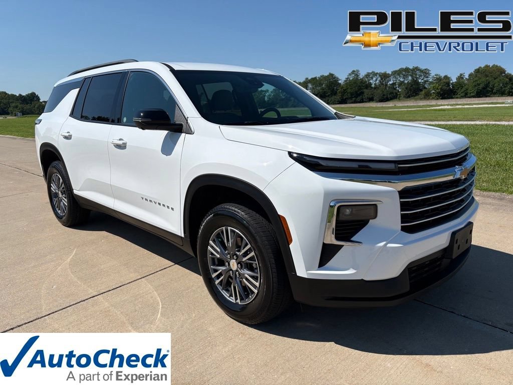 Used 2026 Chevrolet Traverse LT w/ Driver Confidence Package AWD/4WD image 1