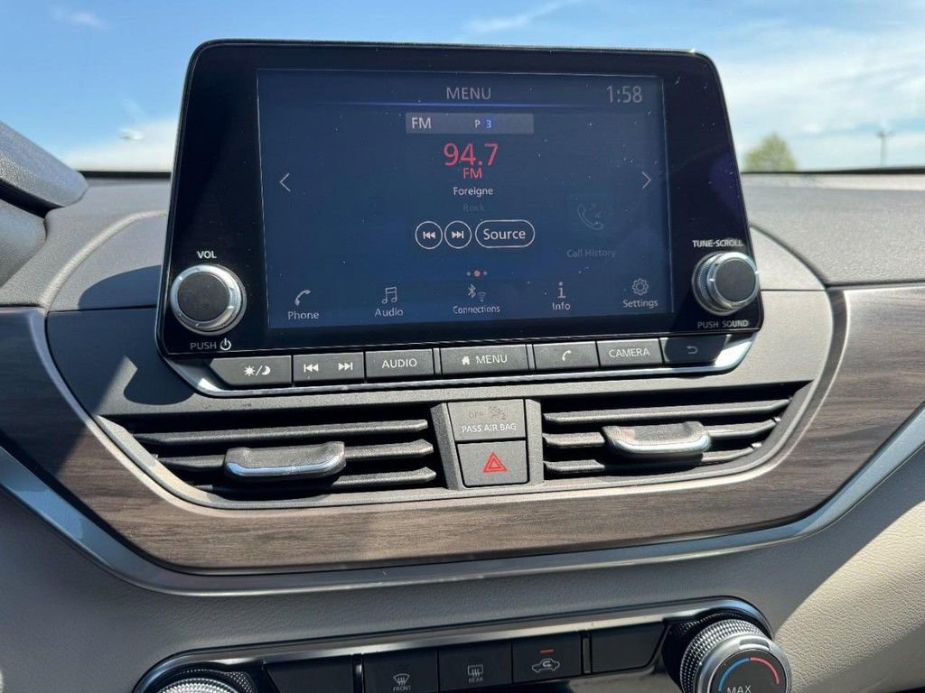 Used 2024 Nissan Altima 2.5 SV FWD image 19