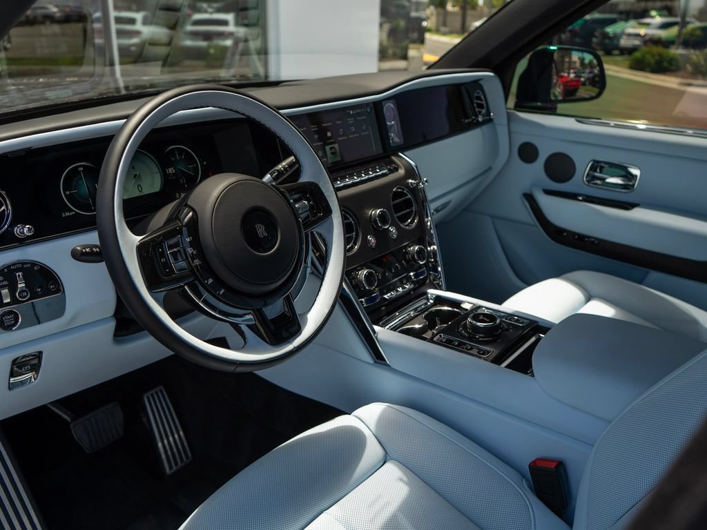 Used 2026 Rolls-Royce Cullinan AWD/4WD image 5