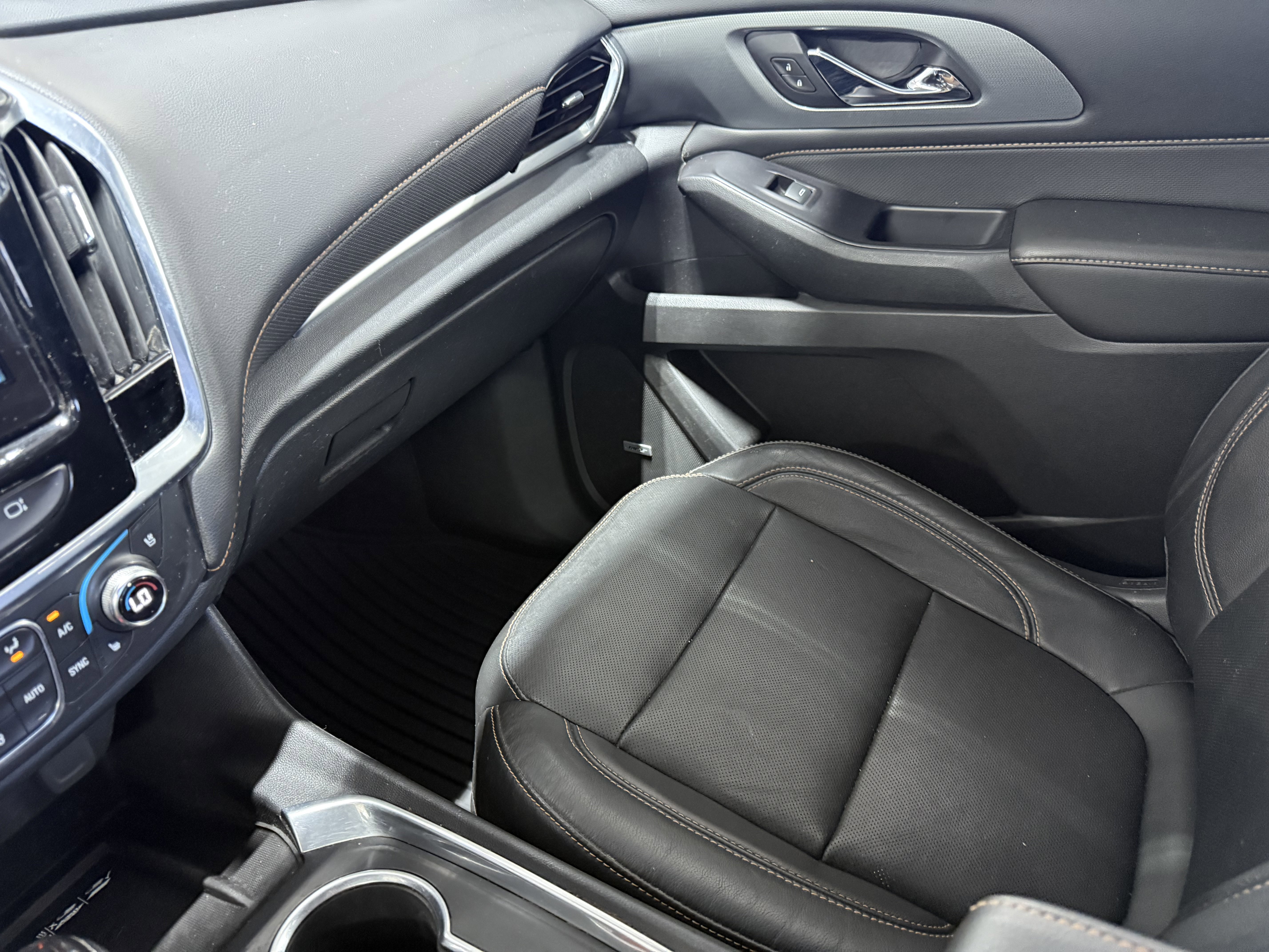 Used 2019 Chevrolet Traverse Premier image 12