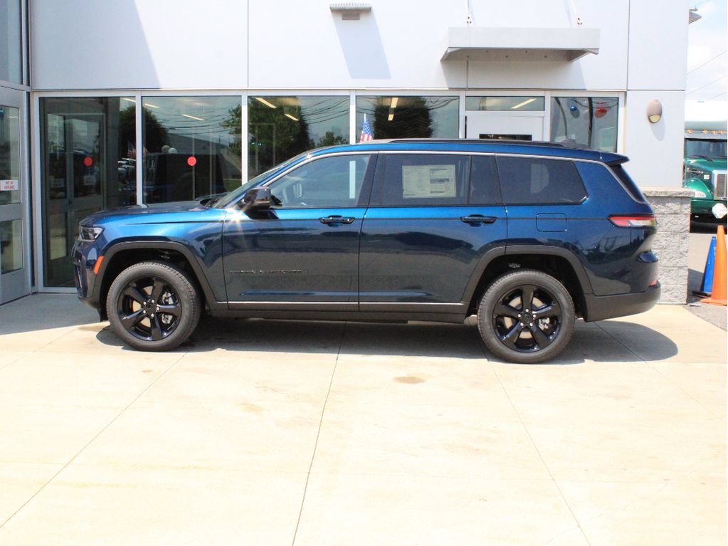 New 2026 Jeep Grand Cherokee L Limited w/ Limited Altitude Package AWD/4WD image 5