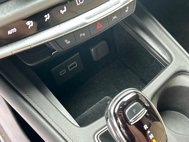 Used 2024 Cadillac XT4 Luxury w/ Cold Weather Package AWD/4WD image 60