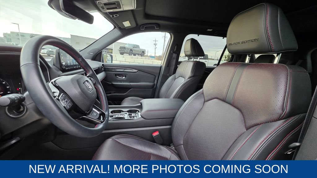 Used 2025 Honda Pilot Black Edition image 11