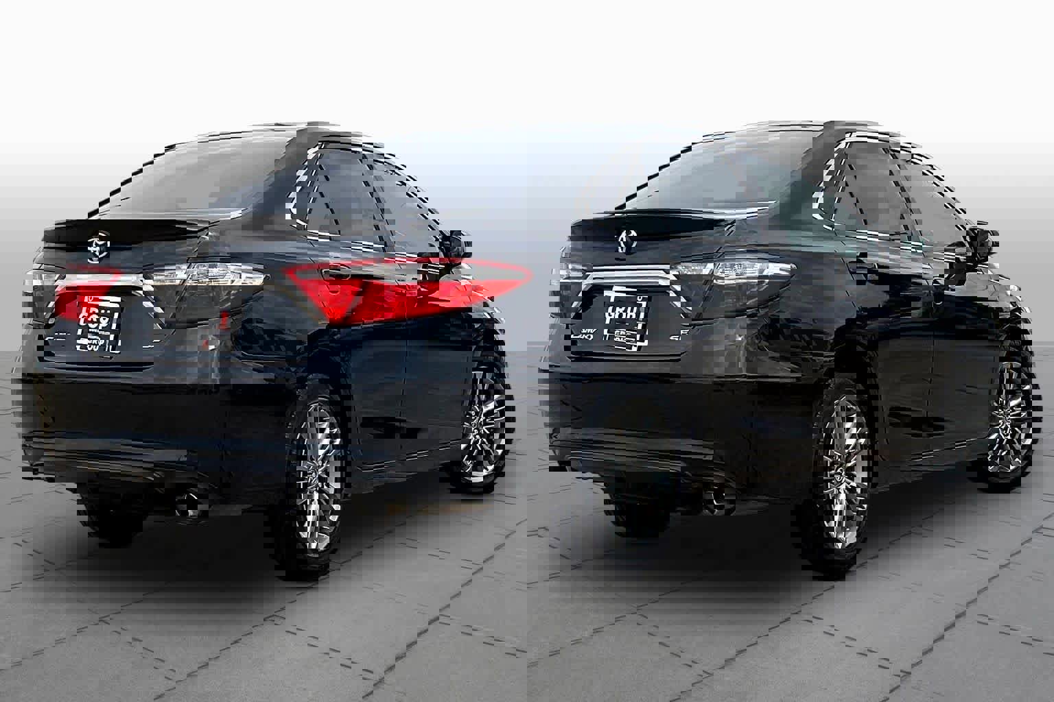 Used 2017 Toyota Camry LE image 13