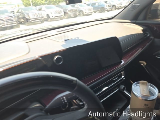 Used 2024 Chevrolet Traverse Z71 w/ Enhanced Driving Package AWD/4WD image 11