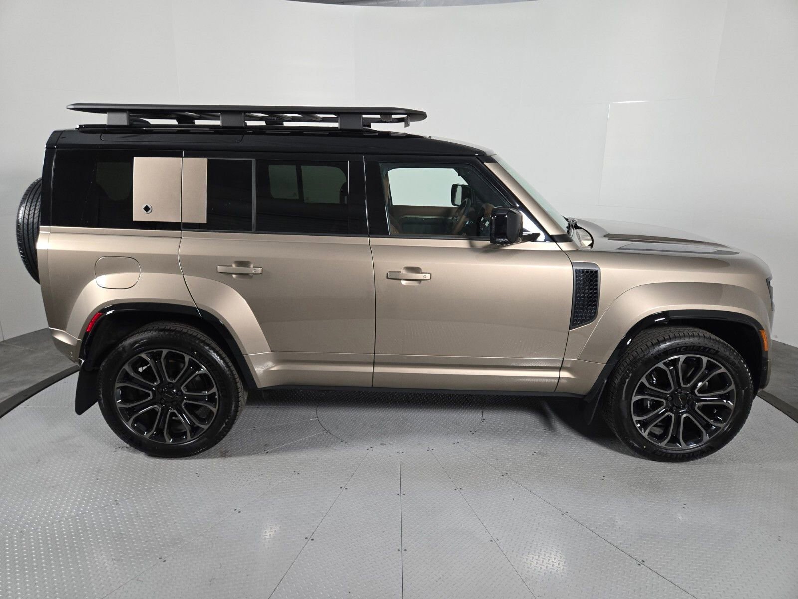 New 2026 Land Rover Defender 110 OCTA image 6