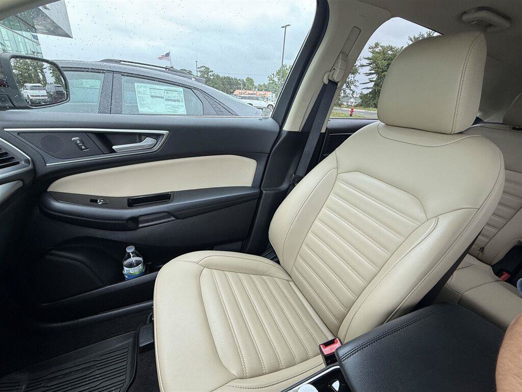 Used 2020 Ford Edge SEL w/ Convenience Package AWD/4WD image 12