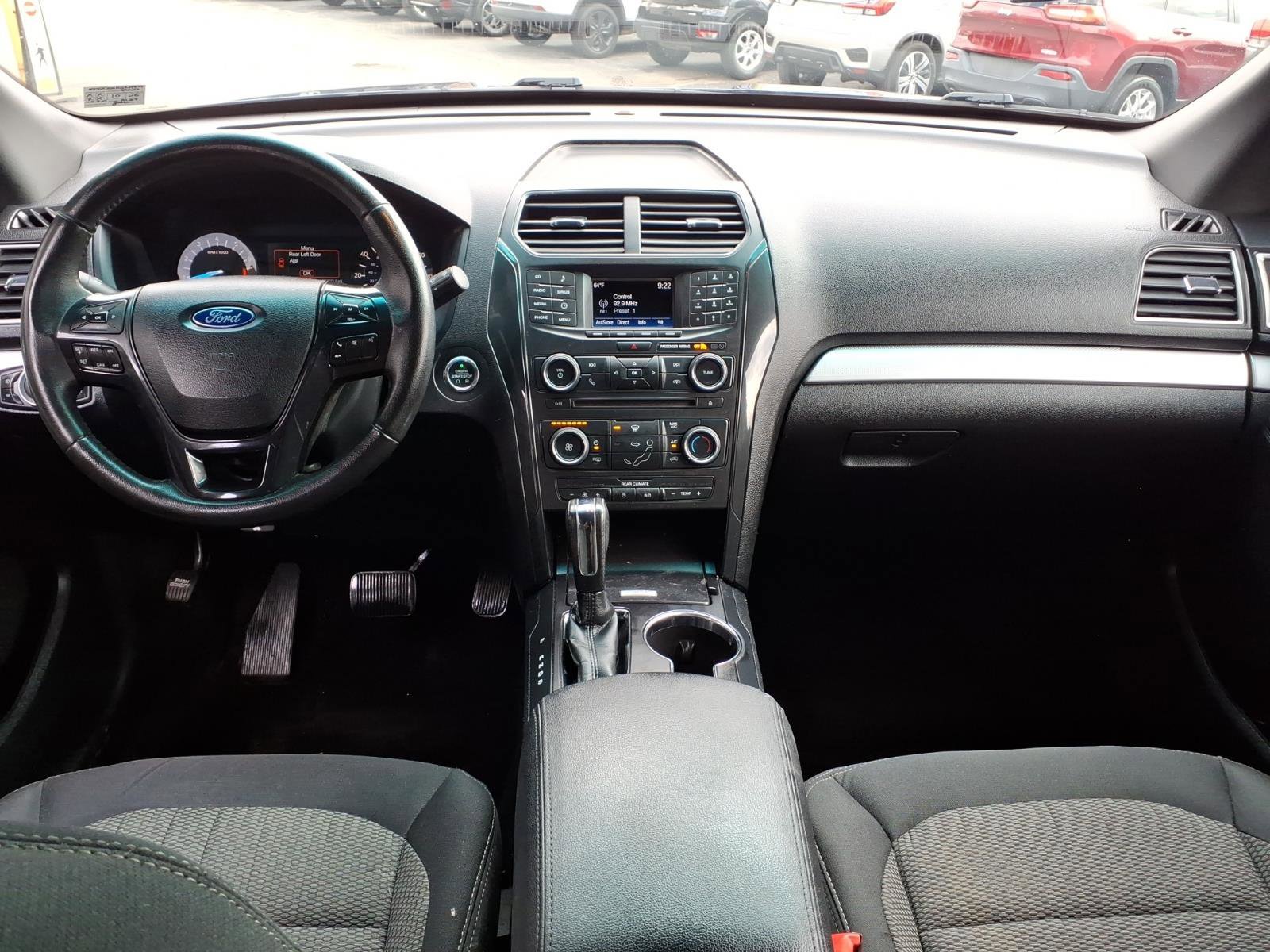 Used 2016 Ford Explorer XLT FWD image 7