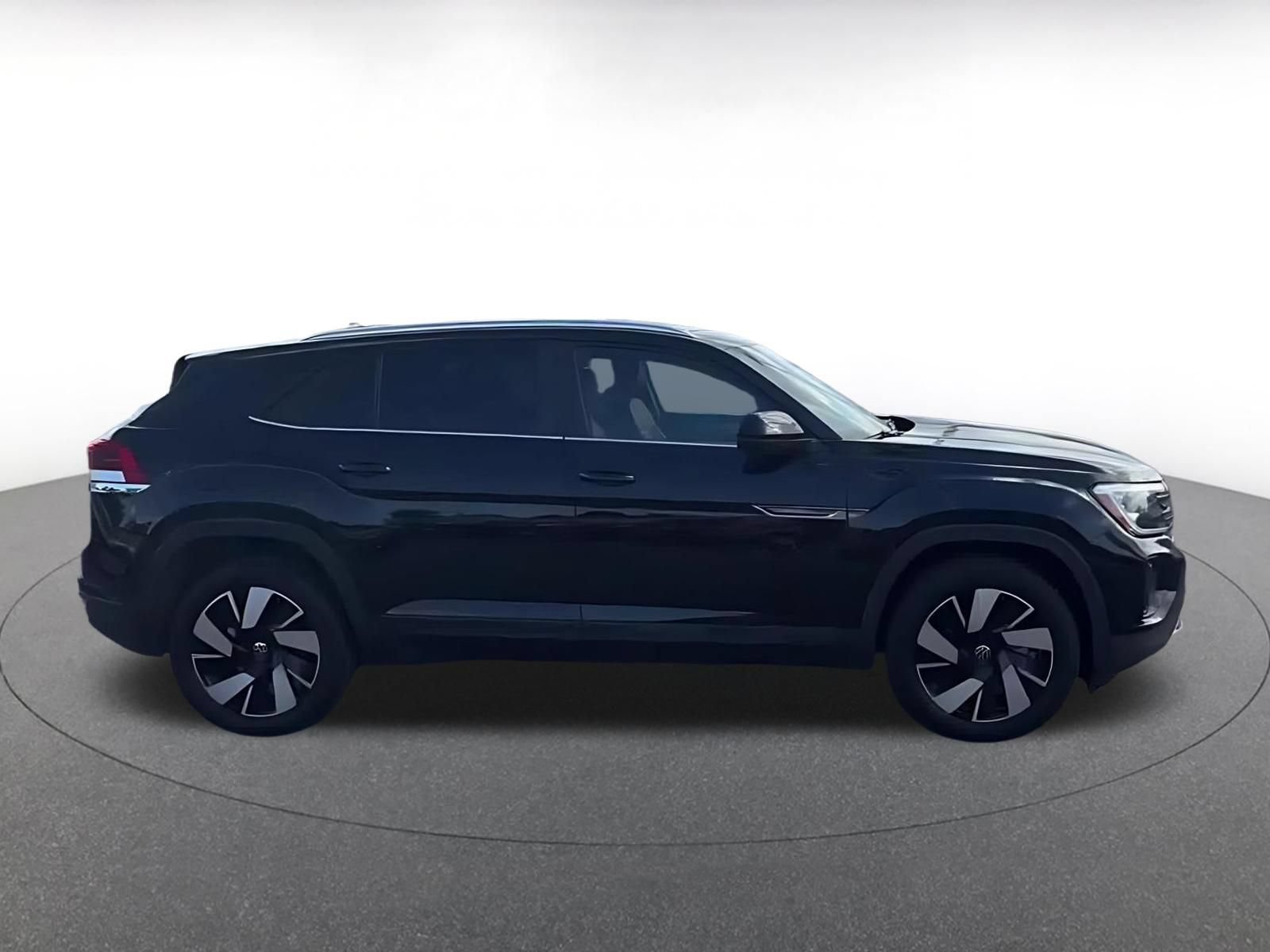 Used 2025 Volkswagen Atlas Cross Sport SE AWD/4WD image 16
