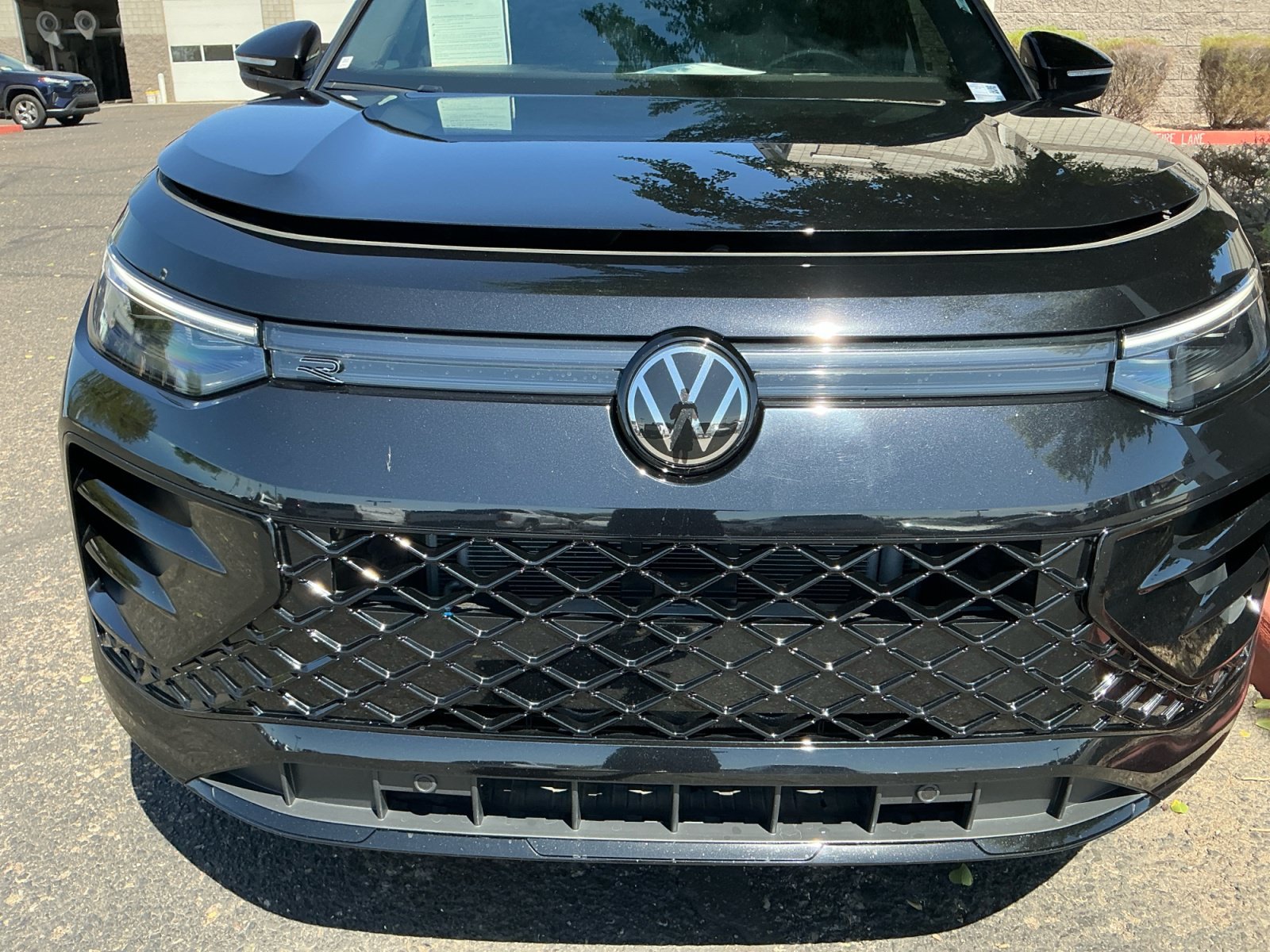 Used 2025 Volkswagen Tiguan SE R-Line AWD/4WD image 24