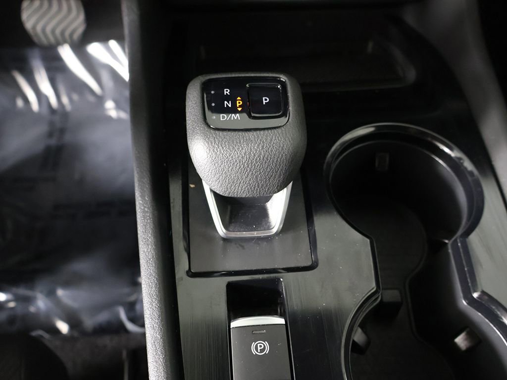 Used 2024 Nissan Rogue SV image 41