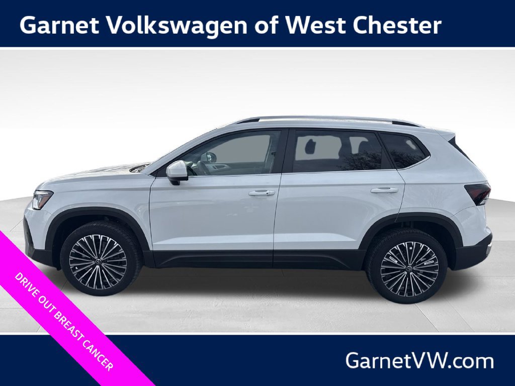 New 2026 Volkswagen Taos SE FWD image 2