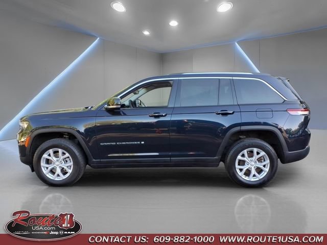 Used 2023 Jeep Grand Cherokee Limited AWD/4WD image 7