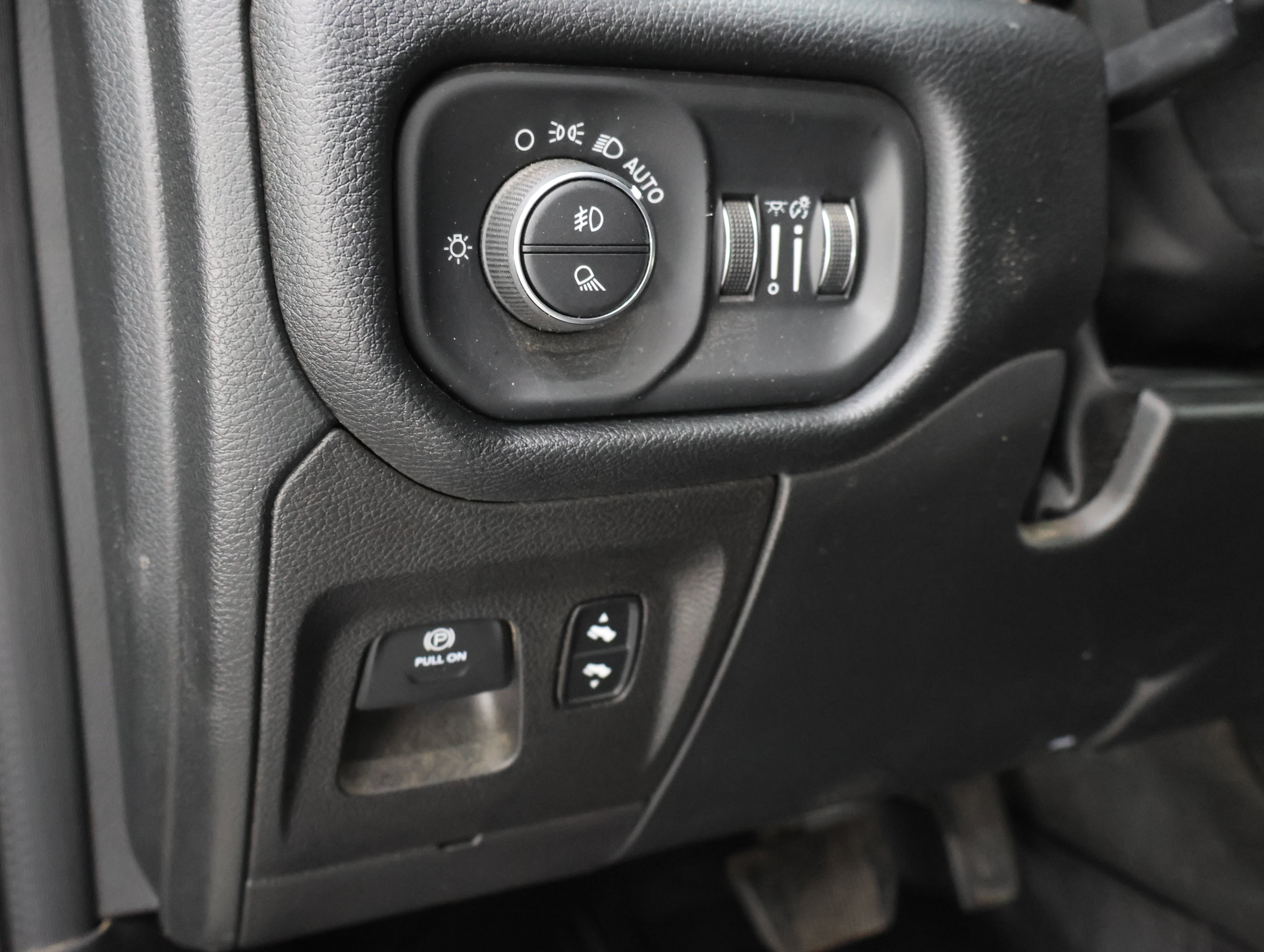 Used 2022 RAM 1500 Laramie AWD/4WD image 42