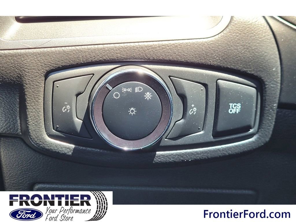 Used 2020 Ford Edge SE FWD image 15
