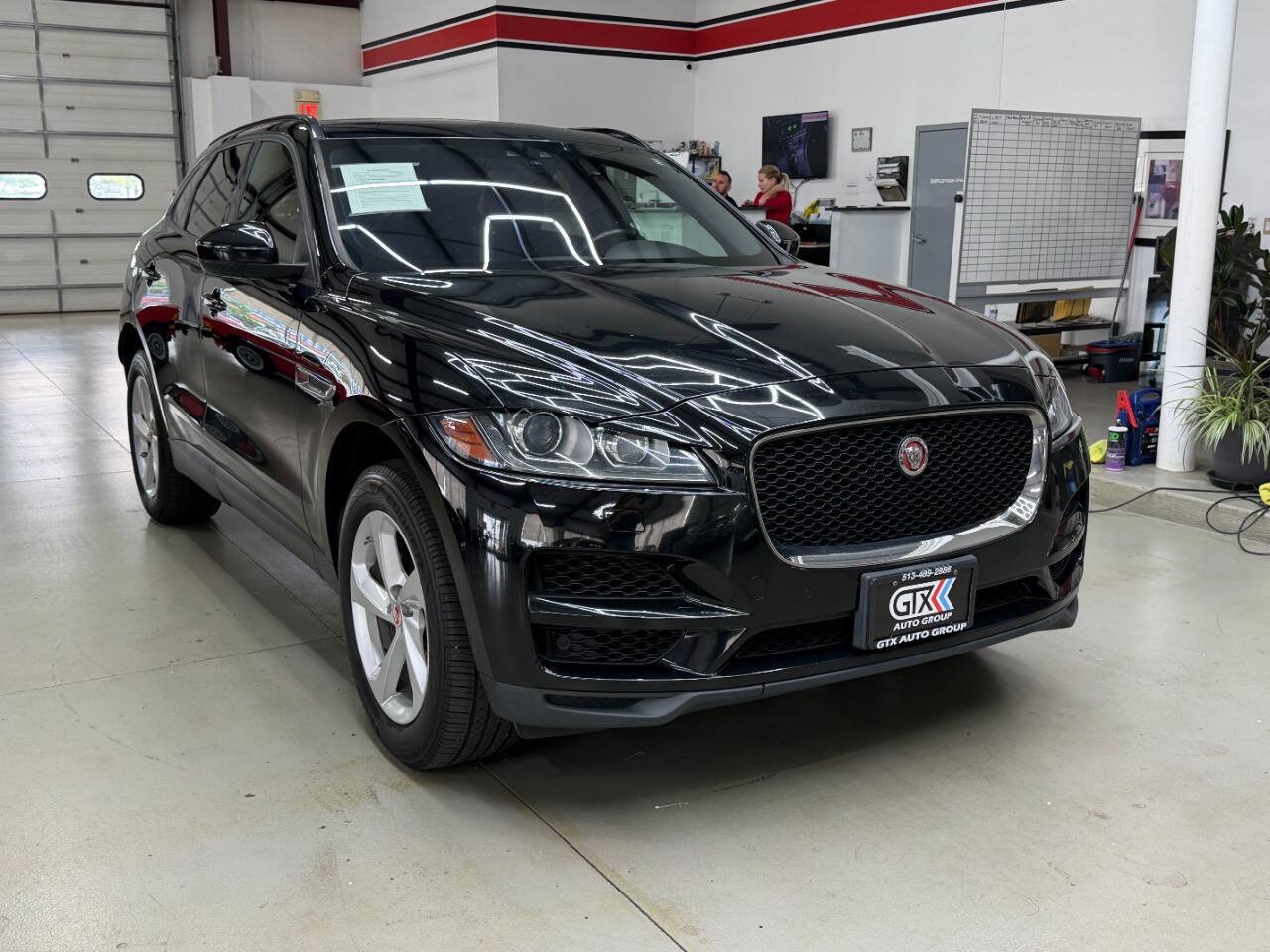 Used 2017 Jaguar F-PACE Premium AWD/4WD image 1