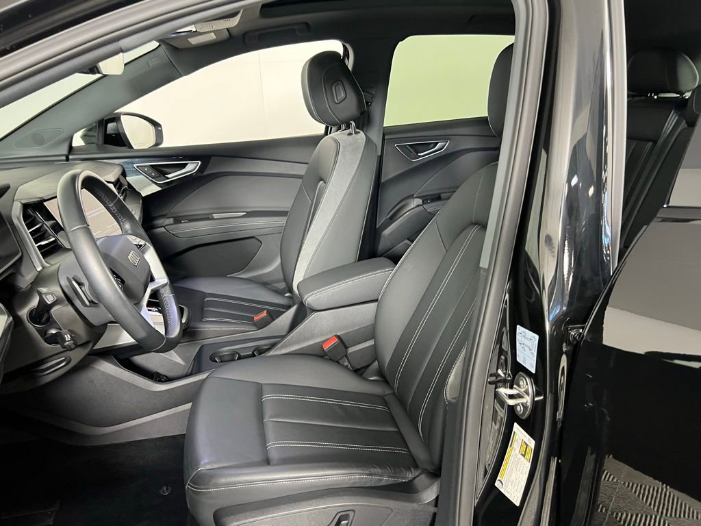 Used 2024 Audi Q4 e-tron Premium Plus w/ Premium Plus image 23