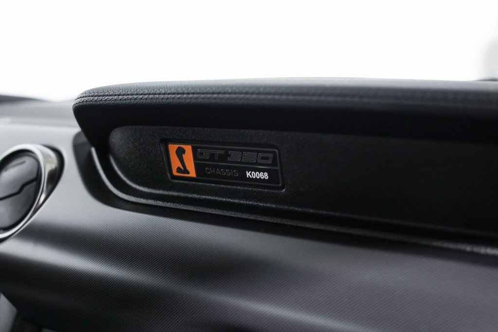 Used 2019 Ford Mustang Shelby GT350 w/ Technology Package image 28