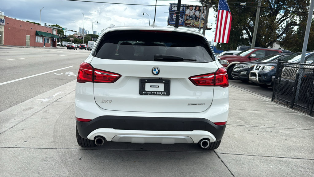 Used 2022 BMW X1 sDrive28i w/ Convenience Package FWD image 14