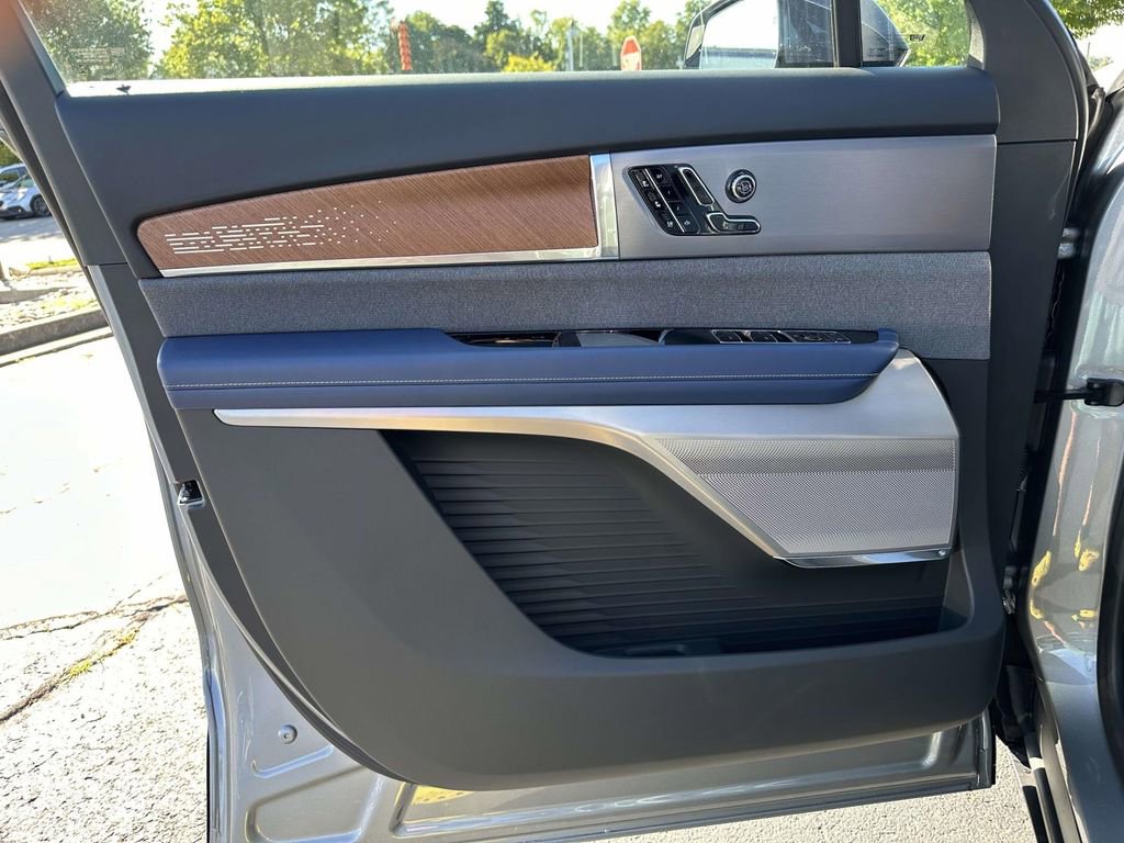 New 2026 Cadillac Vistiq Premium Luxury image 14