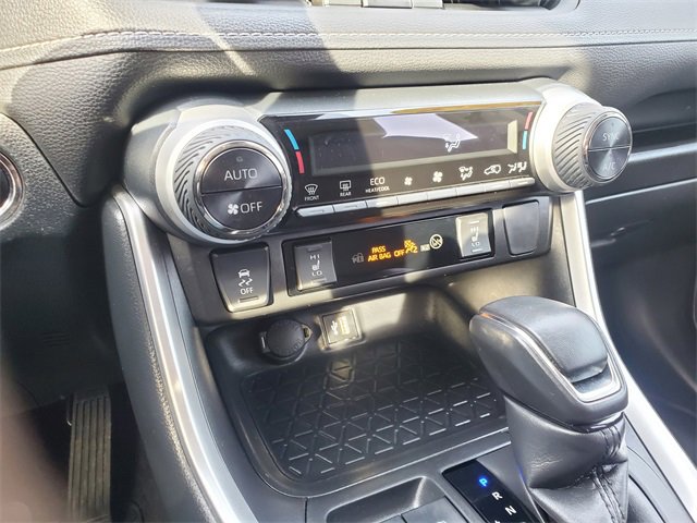 Used 2023 Toyota RAV4 XLE Premium image 30