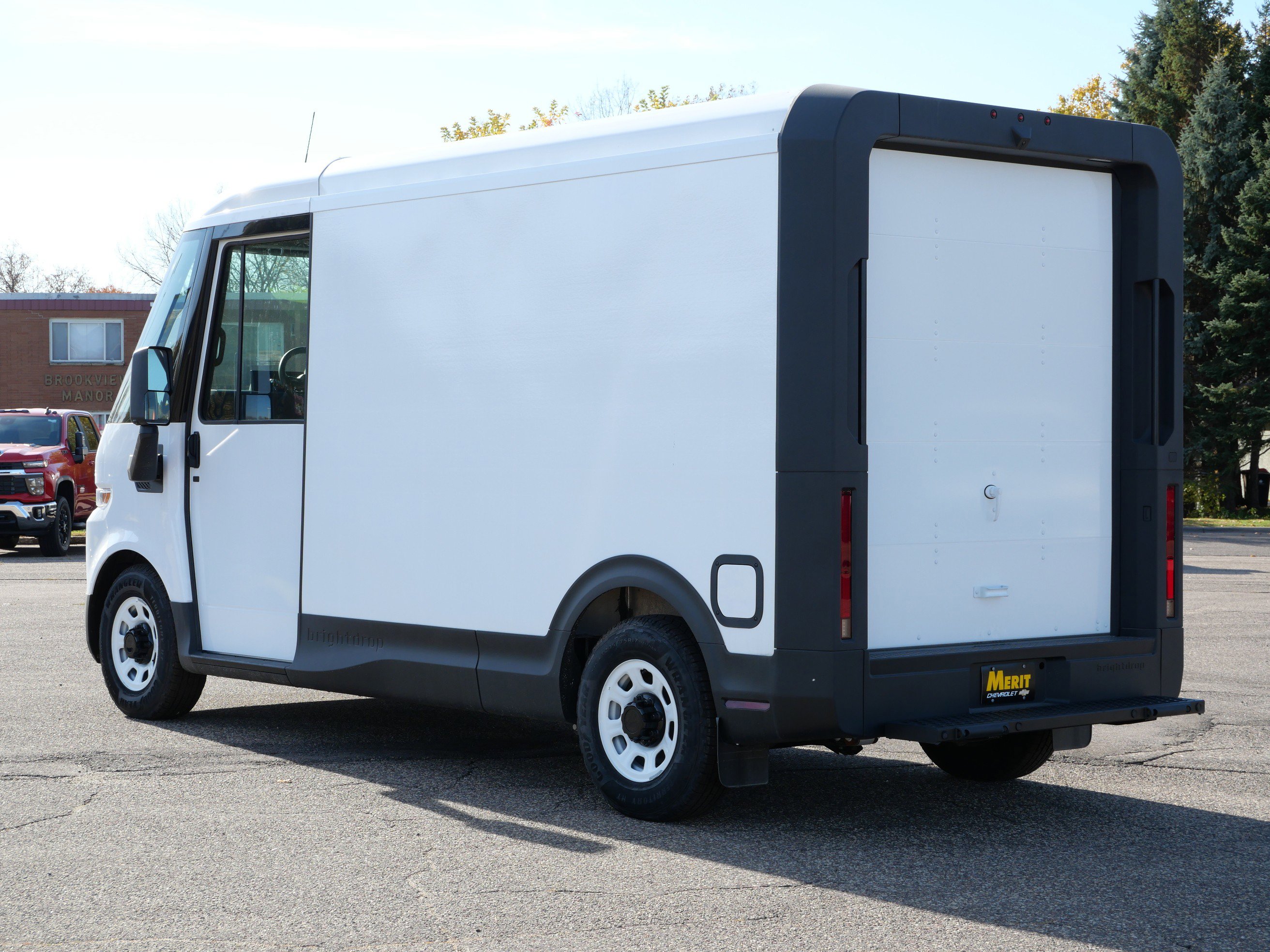 New 2025 Chevrolet Brightdrop 400 w/ Battery Pack, Max Range AWD/4WD image 2