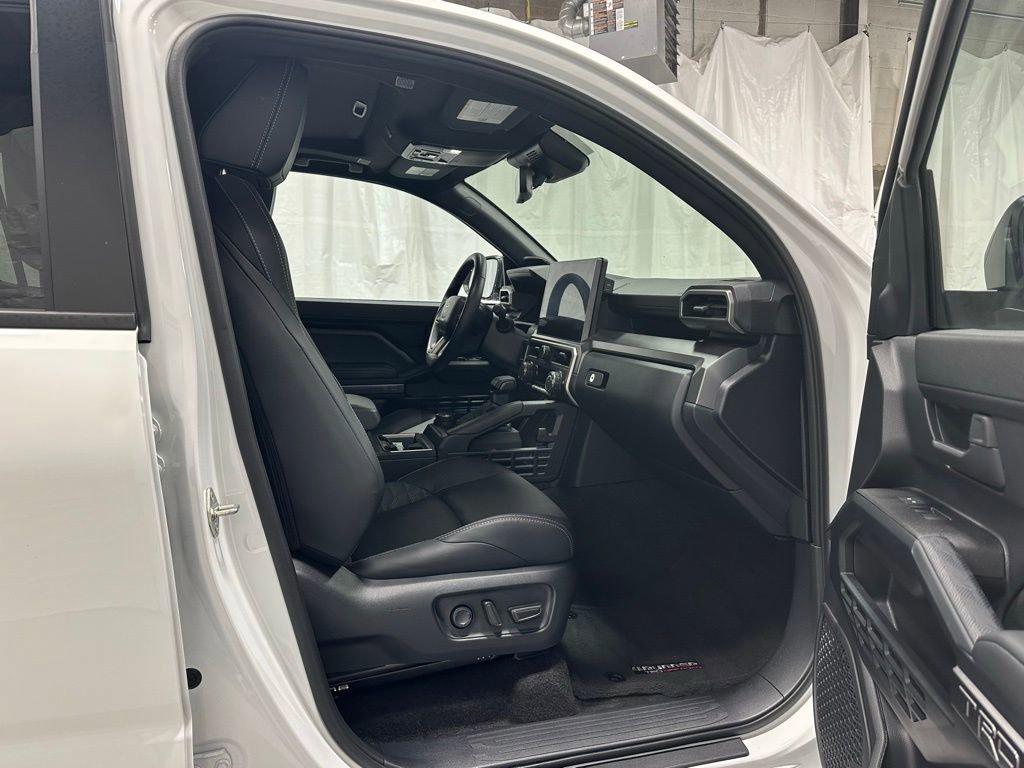 Used 2025 Toyota 4Runner TRD Off-Road Premium image 56