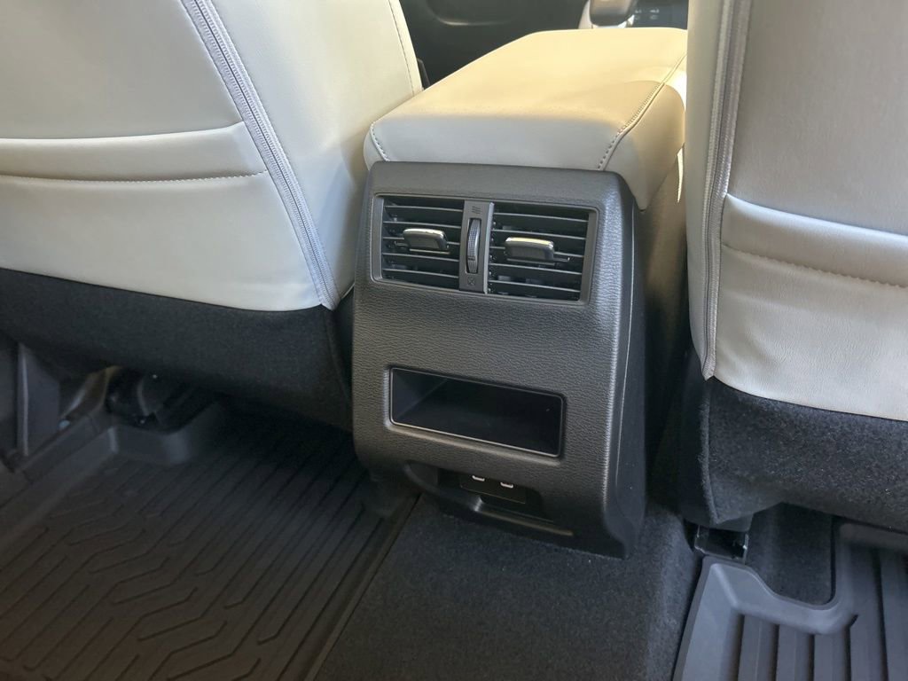 New 2026 Mitsubishi Outlander SE image 28