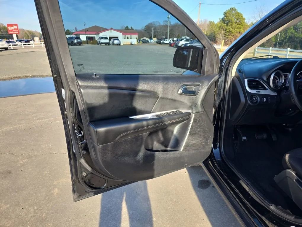 Used 2016 Dodge Journey SXT image 28