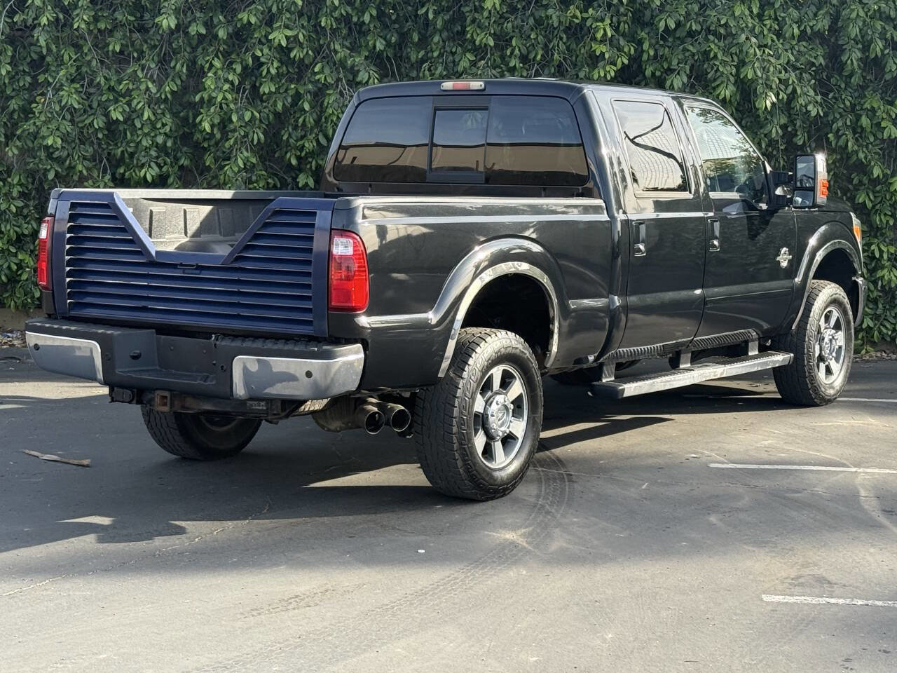 Used 2011 Ford F350 Lariat w/ Chrome Pkg image 8