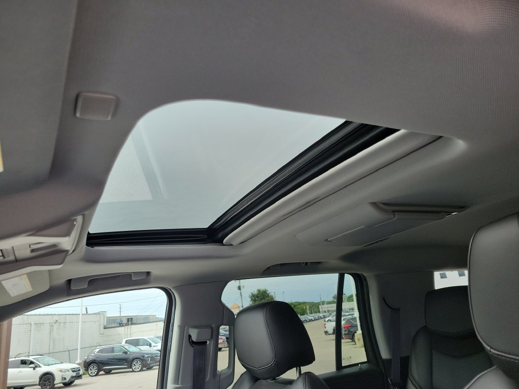 Used 2017 Cadillac Escalade Luxury AWD/4WD image 34