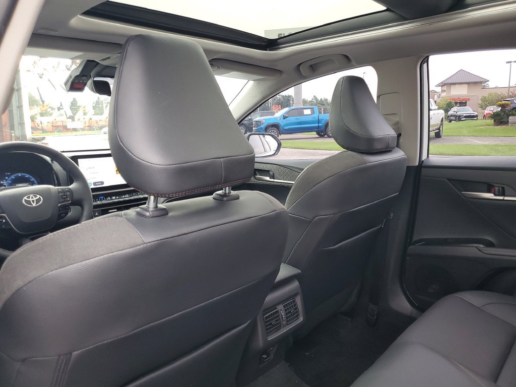 Used 2025 Toyota Camry XLE w/ Premium Plus Package FWD image 24