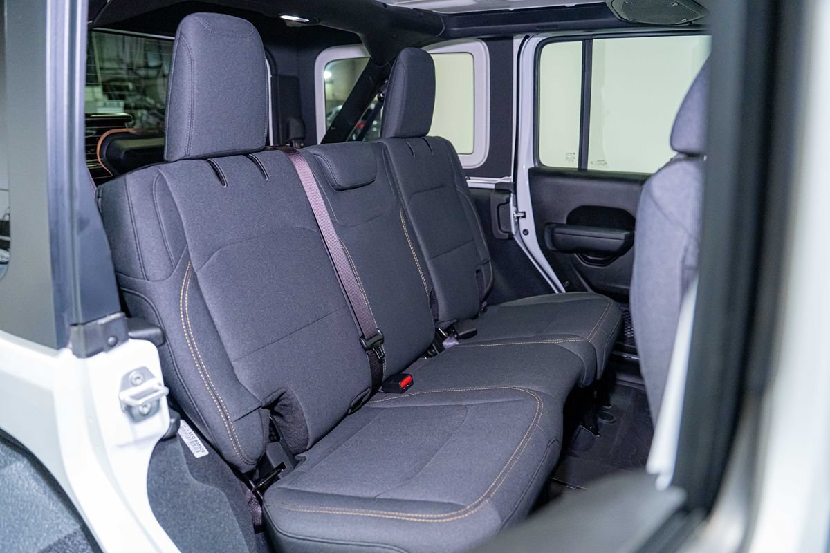 Used 2024 Jeep Wrangler Unlimited Sport AWD/4WD image 21