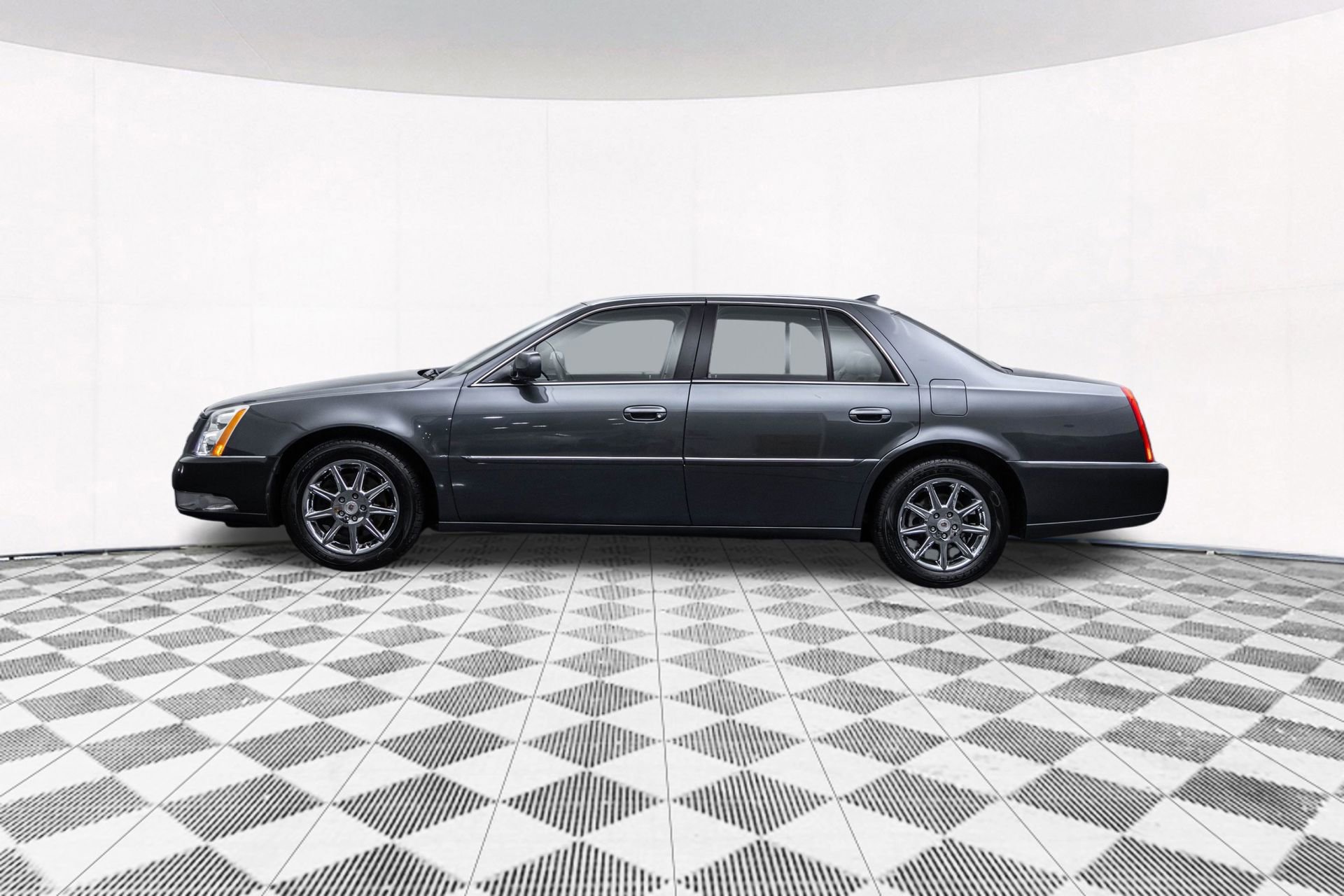 Used 2011 Cadillac DTS Luxury image 7