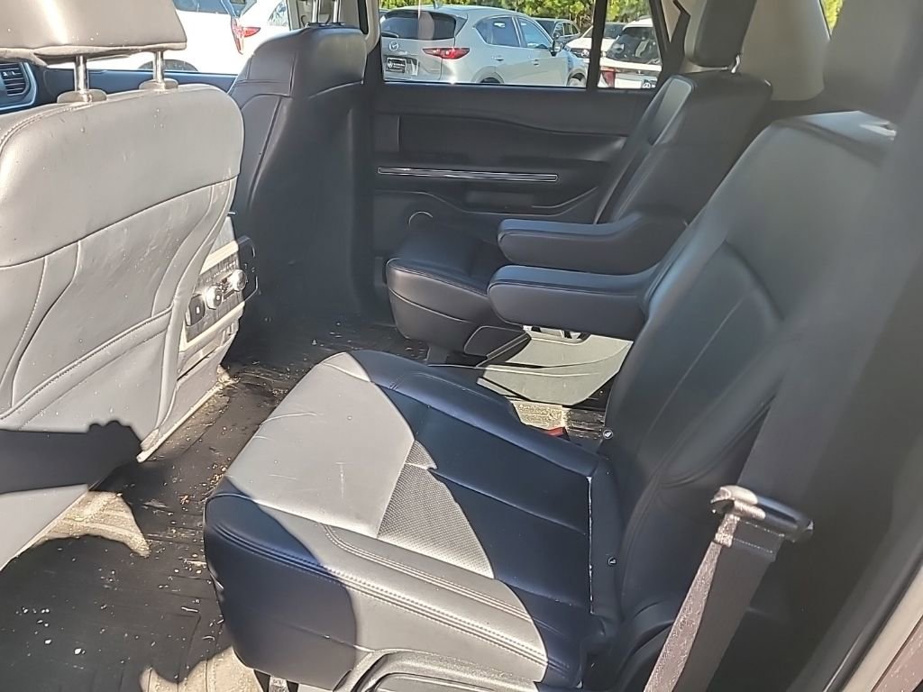 Used 2024 Ford Expedition XLT image 10