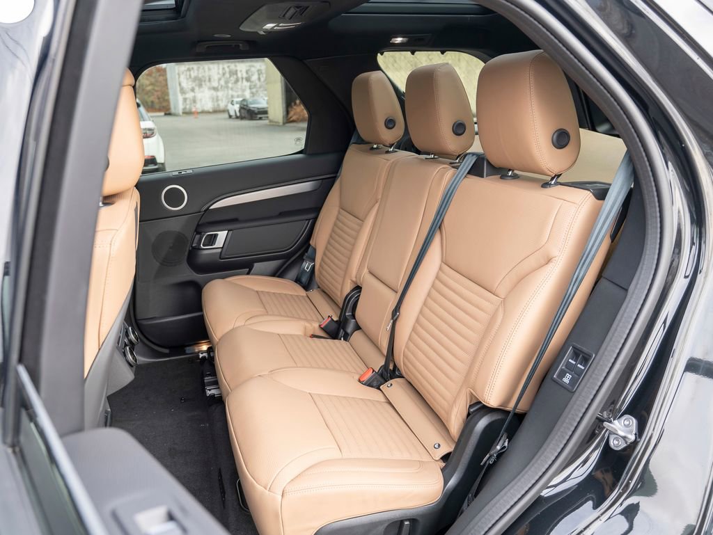 New 2026 Land Rover Discovery Limited Edition AWD/4WD image 23