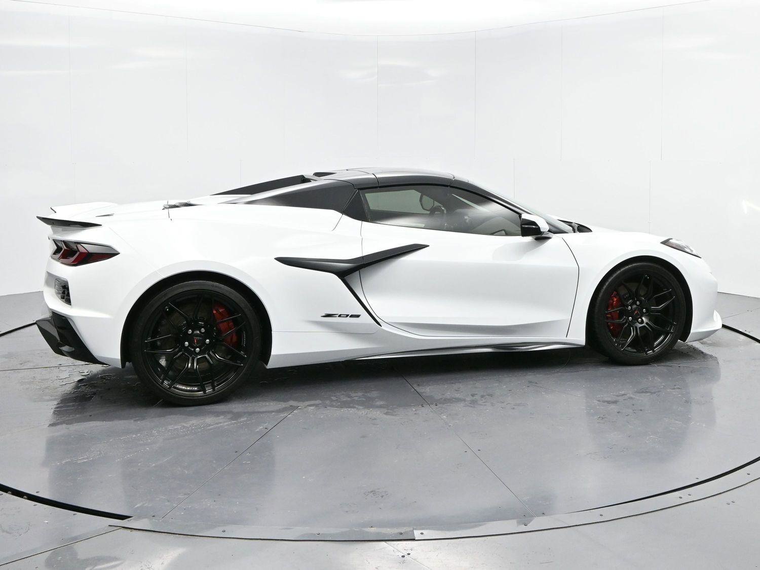 Used 2025 Chevrolet Corvette Z06 w/ Battery Protection Package image 8